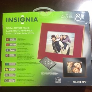 INSIGNIA Digital Picture Frame 8”